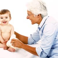 Gespräche und manuelle Behandlung ergänzen sich. Eine Osteopathin behandelt die Ursachen, nicht nur die Symptome.