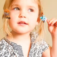 Vorsicht bei Haarschmuck