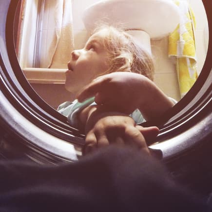 Die Gefahr von Waschmaschinen für Kinder