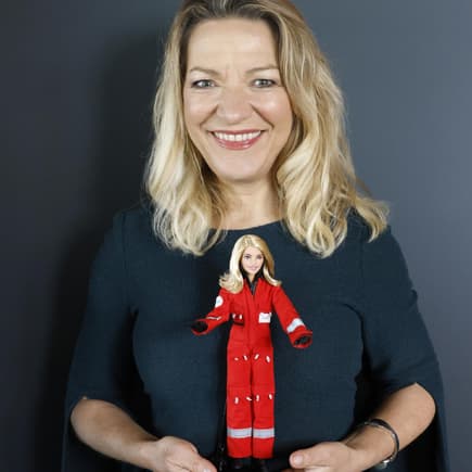 Prof. Antje Boetius mit ihrer Barbie