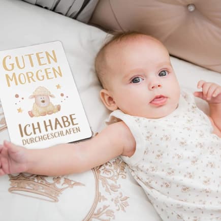 Meilensteinkarten dokumentieren Babys Entwicklung