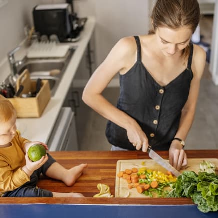 Abnehmen mit Kind; Gar nicht so einfach, sich mit Baby oder Kleinkind gesund zu ernähren.