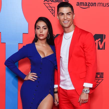 Georgina Rodriguez und Cristiano Ronaldo auf dem Roten Teppich Georgina Rodriguez und Cristiano Ronaldo auf dem Roten Teppich