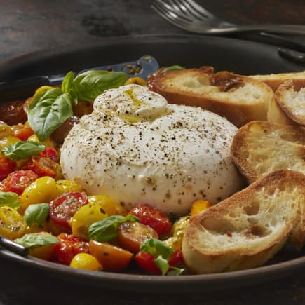 Burrata mit Tomate und Brot