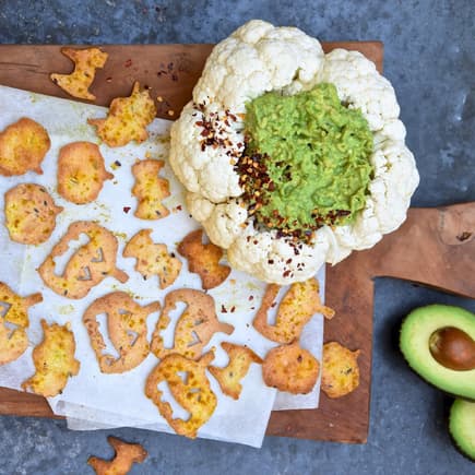 Mit Guacamole gefüllter Blumenkohl.