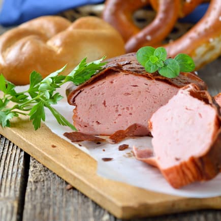 Brettchen mit Leberkäse