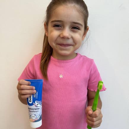 Dentinox Zahnpasta im Test.