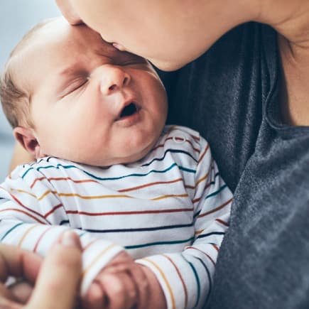 Vielleicht findet ihr unter den Babynamen 2022 ja auch euren Favoriten? 