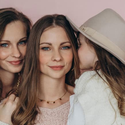 Echter Zusammenhalt: Für Lea ist klar, dass Mama Nina und Tante Lara immer für sie da sind.