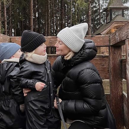 Jungsmama Carina und ihren zwei Kleinen: Jonas und Noah. Hinter der Linse: Carinas Mann René, der häufig die Fotos für sie macht. 