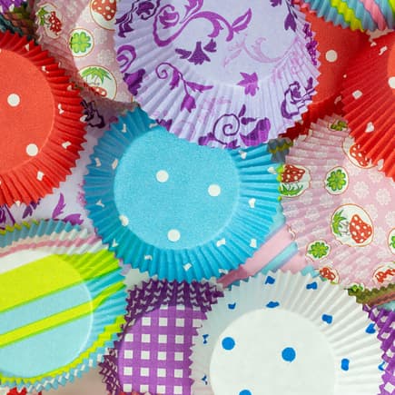 Muffinförmchen aus Papier lassen sich im Sommer prima umfunktionieren.