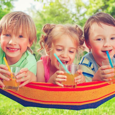 Kinder wollen neben Wasser und Tee auch andere Durstlöscher wie Saft.