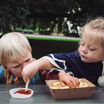 Teilen ist für Kinder nicht immer leicht. 