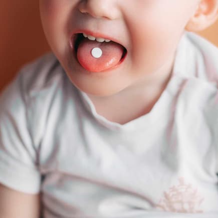 Jeden Tag eine Pille Vitamin D schlucken, so wird es bei Kindern schon in der Geburtsklinik empfohlen. 