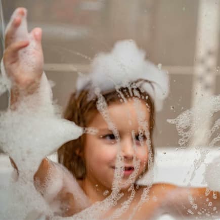 Gerade bei Kinderkosmetik, wie zum Beispiel Duschshampoos, ist es uns wichtig, dass sie frei von schädlichen Inhaltsstoffen ist.