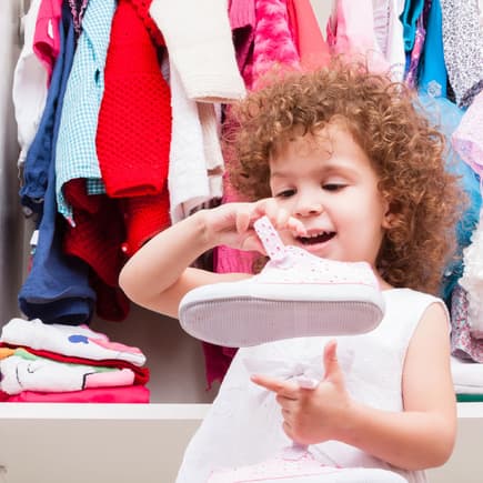 Viele Kinderzimmer quellen vor Klamotten über ...