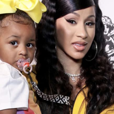 Schon im Alter von zwei Jahren trug die kleine Kulture Kiari Cephus teure Ohrringe und Armbänder – hier mit ihrer Mama, der Rapperin Cardi B.