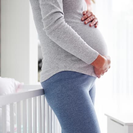 Ohne Partner Ja zum Kind zu sagen, ist für Frauen eine schwierige Entscheidung und erfordert Mut.
