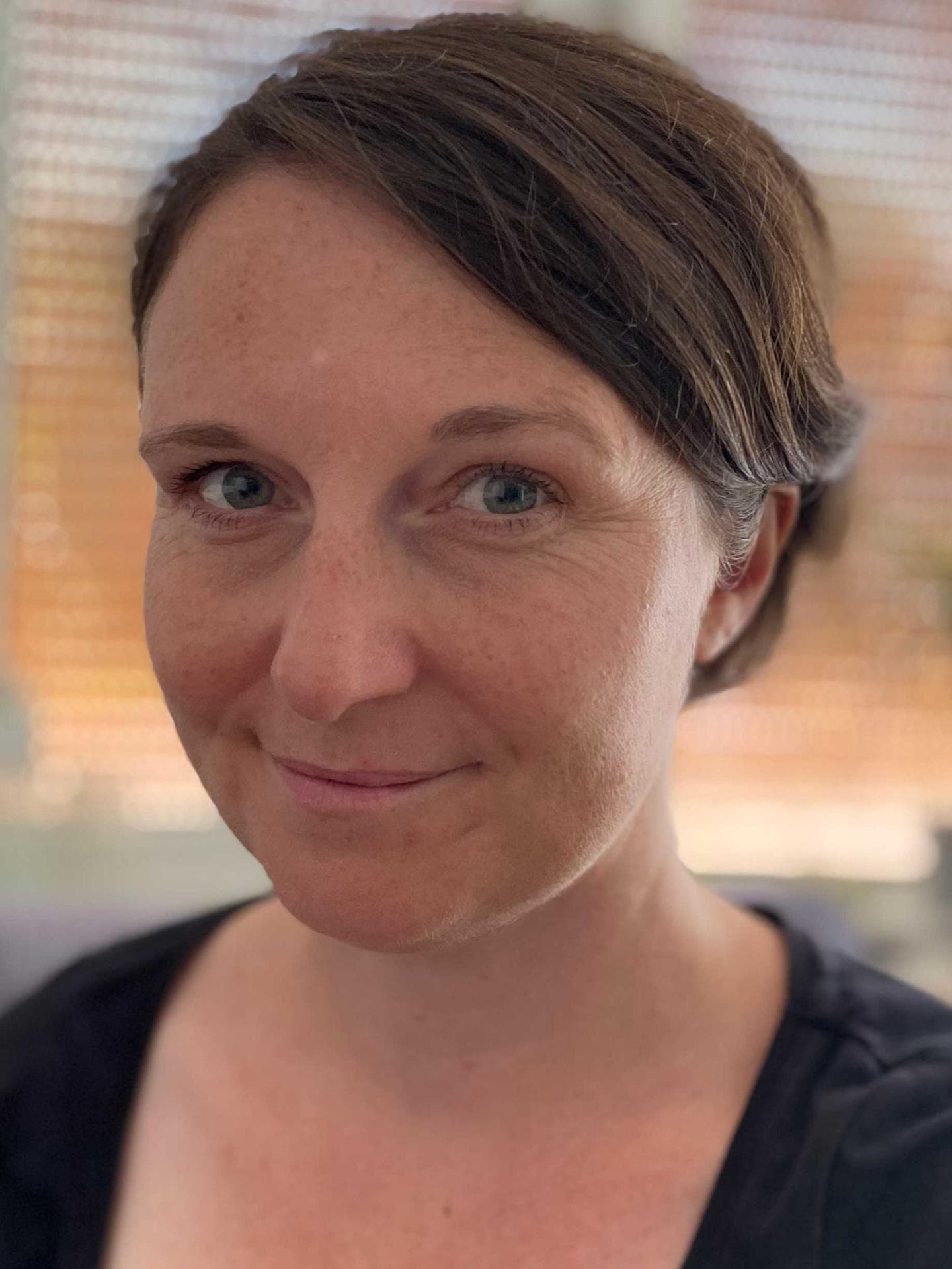 Julia arbeitet in Teilzeit.