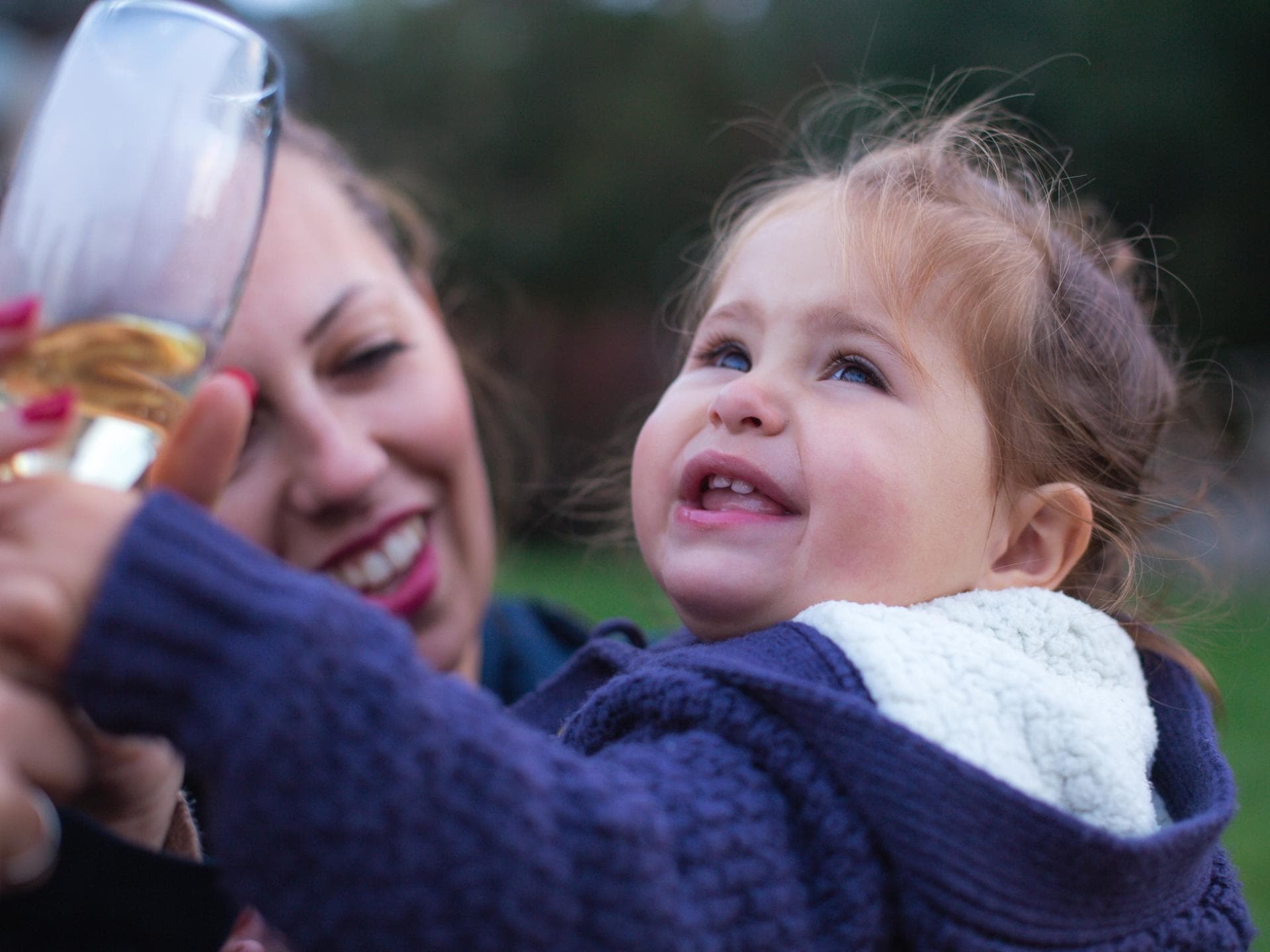 Dürfen Kinder alkoholfreien Sekt oder alkoholfreies Bier trinken?