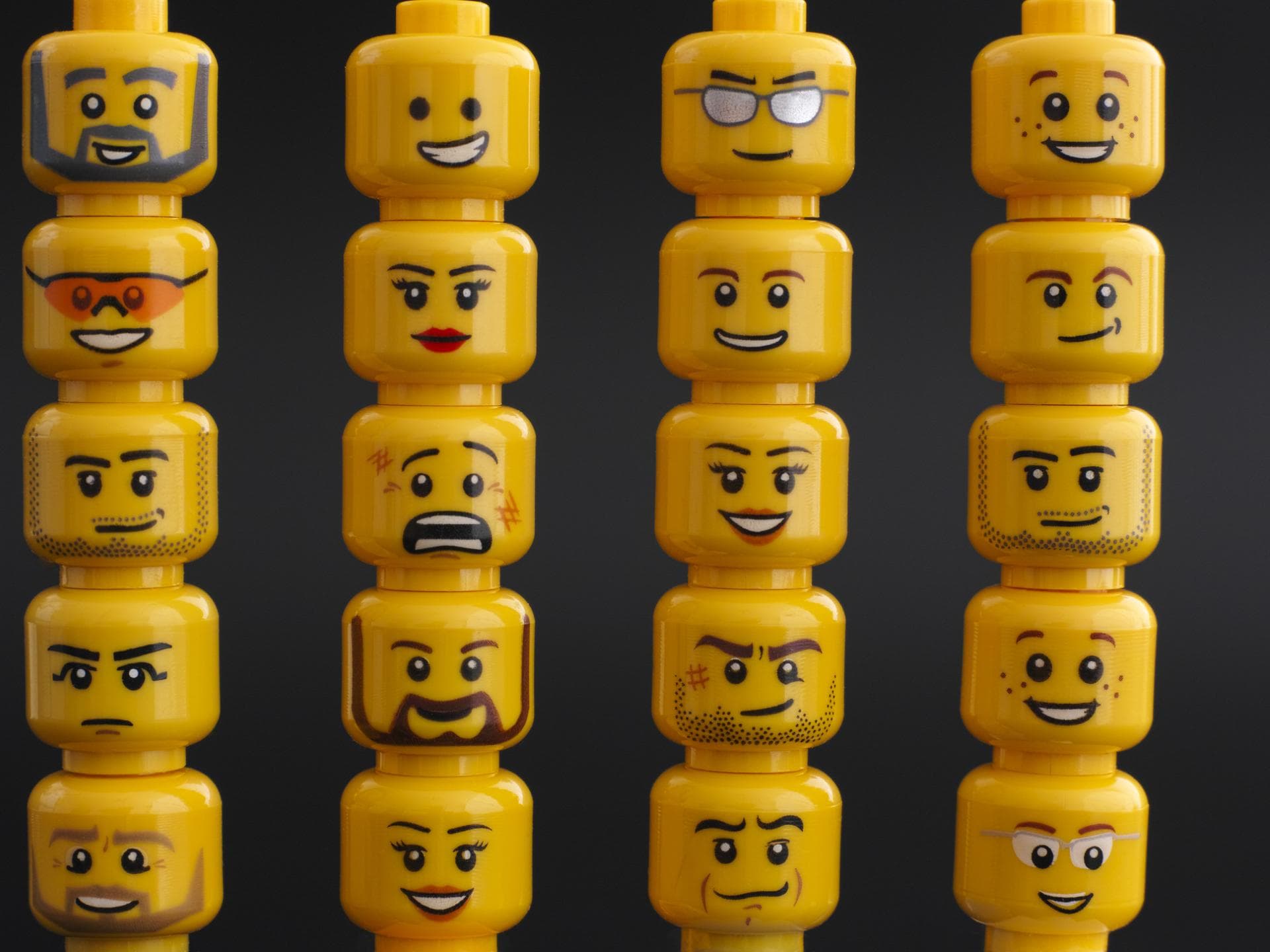 Lego-Kopf verschluckt Lego-Kopf verschluckt