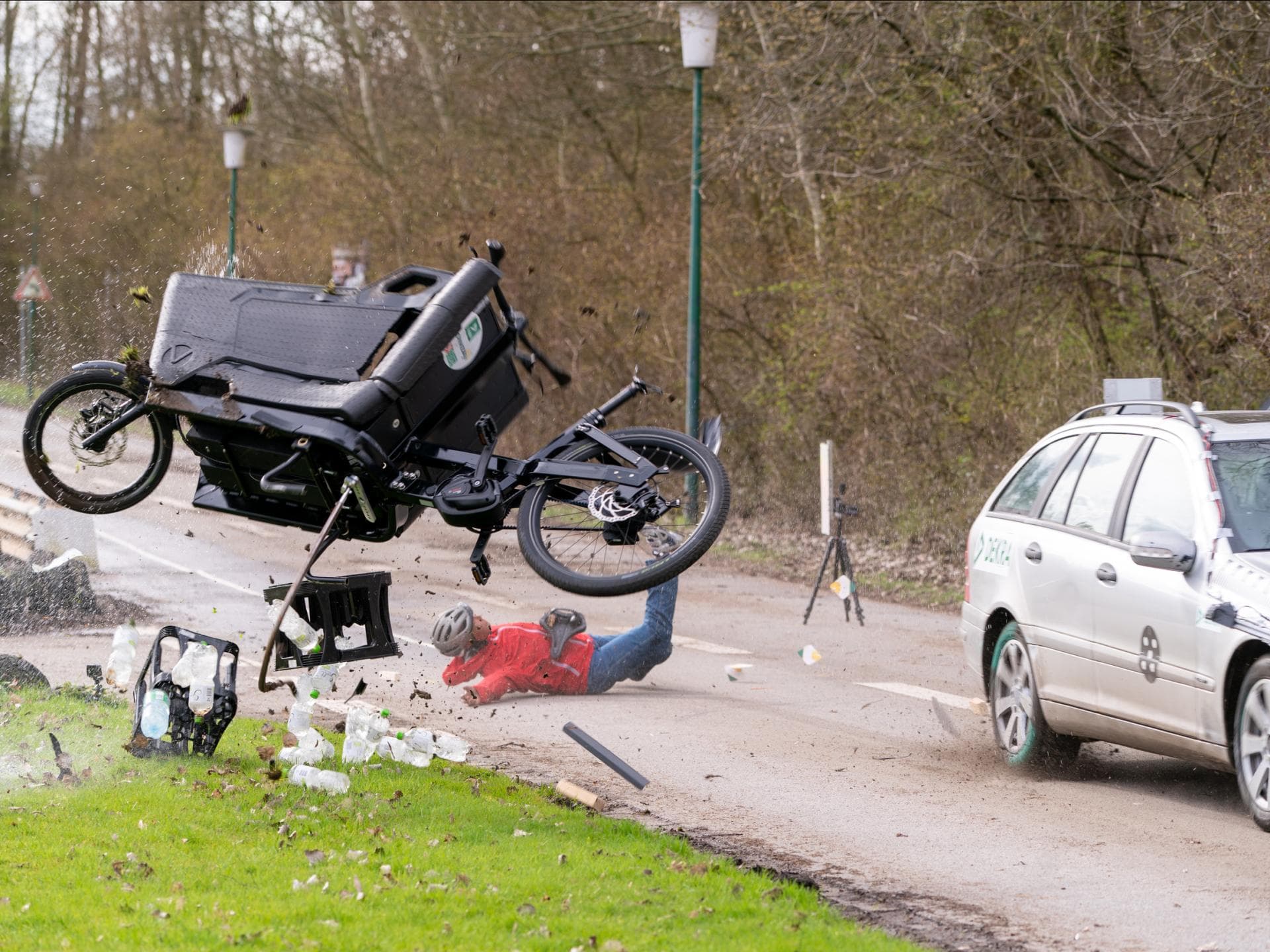 Ein simulierter Unfall mit einem Lastenrad.