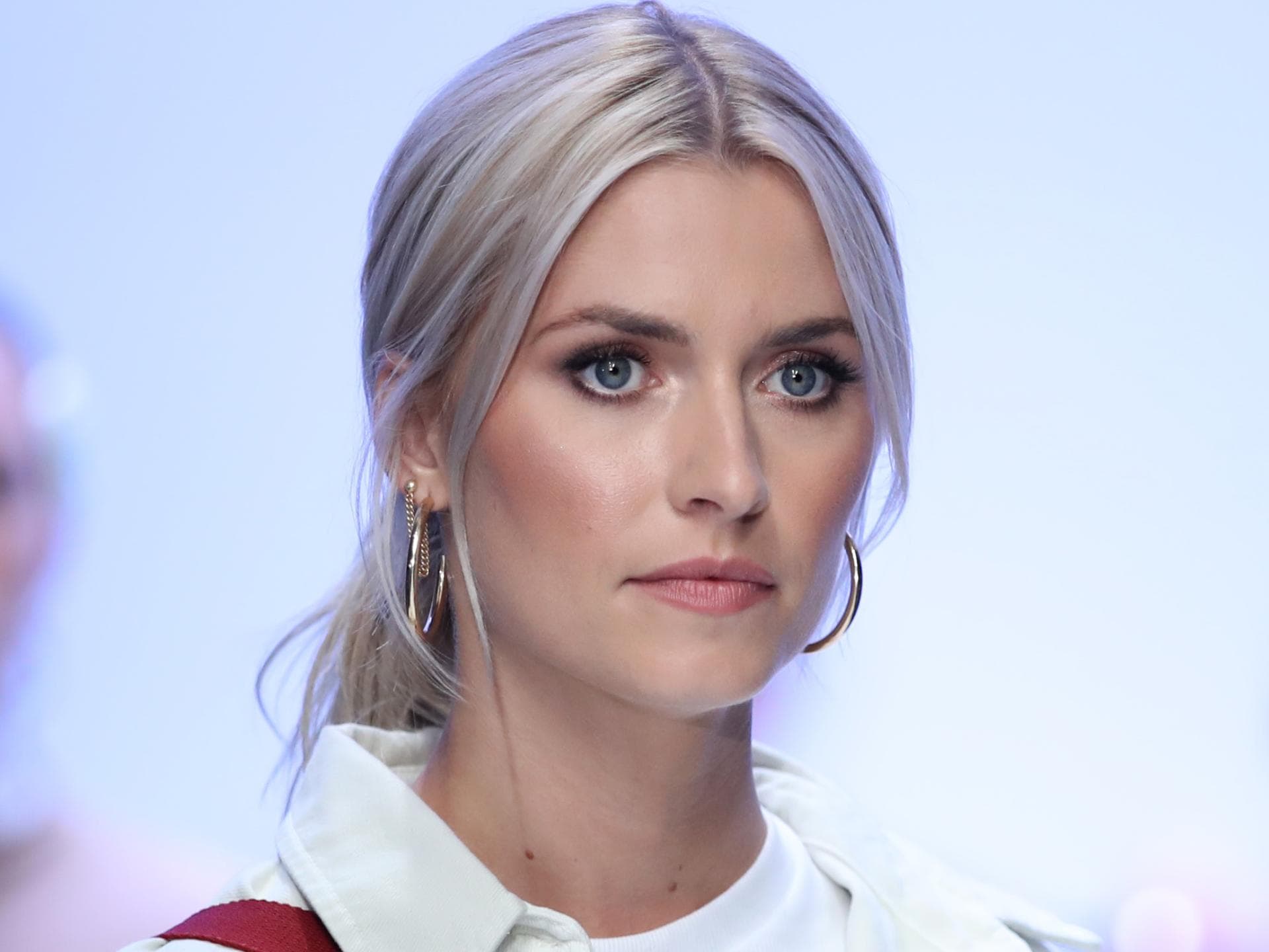 Lena Gercke spricht offen über die Belastung als Zweifach-Mum Lena Gercke guckt ernst