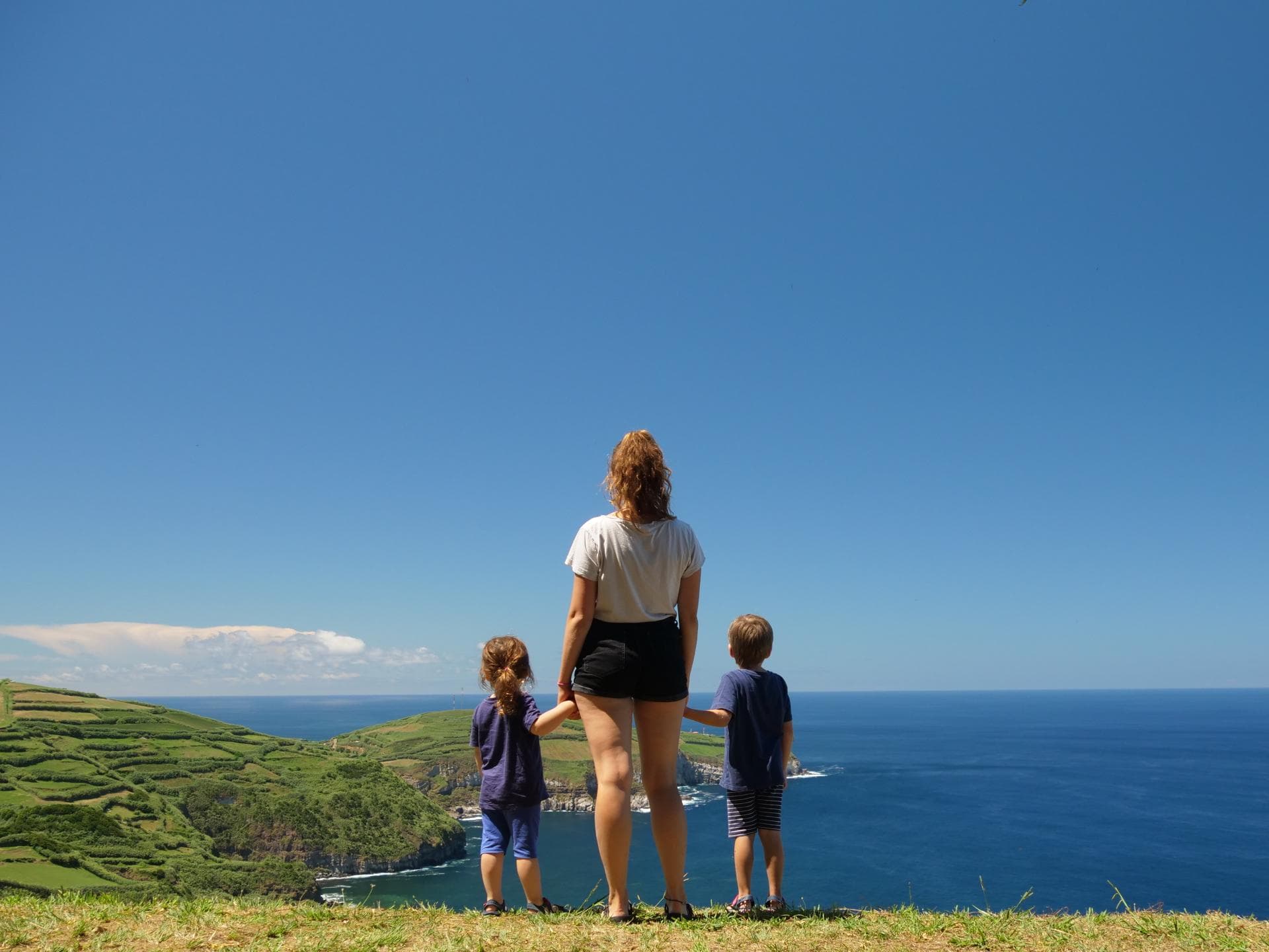 Ausblick von der Klippe auf Sao Miguel