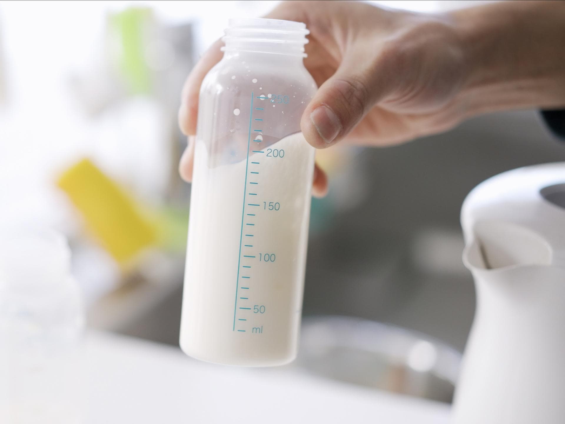 Flaschenzubereiter erleichtern die Zubereitung von Flaschenmilch. Flaschenzubereiter erleichtern die Zubereitung von Flaschenmilch.