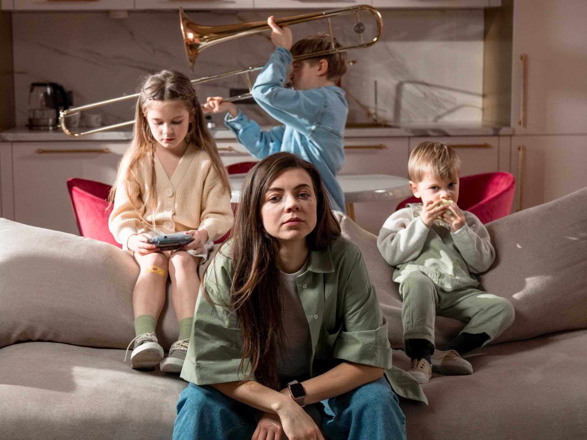 Mutter mit drei Kindern