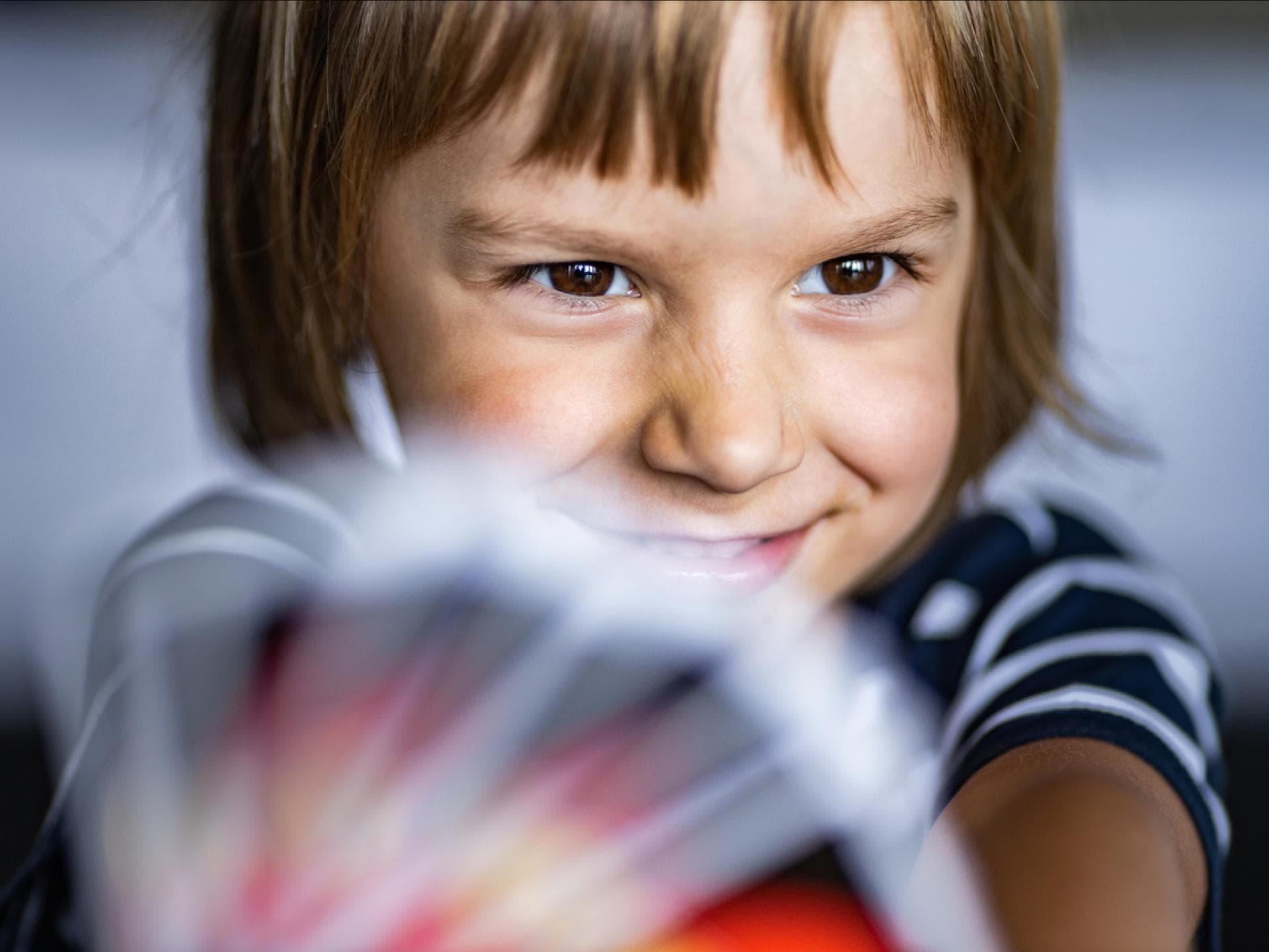Spaßig und lehrreich: Kartenspiele für Kinder sind nach wie vor super beliebt!