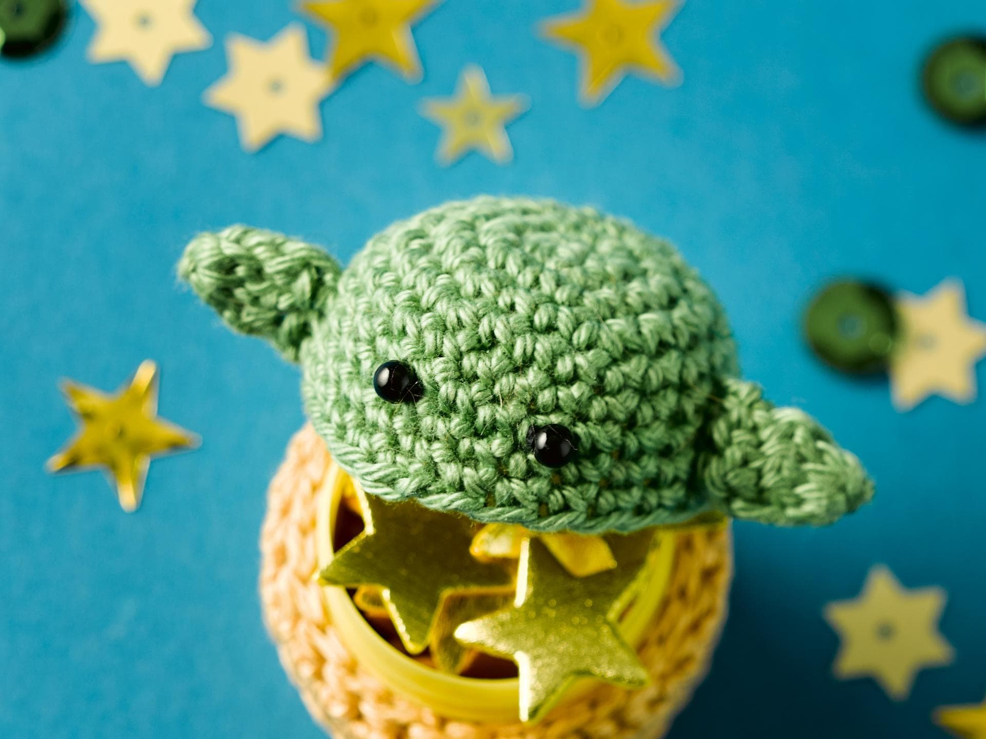 Ü-Ei als Yoda verkleidet.