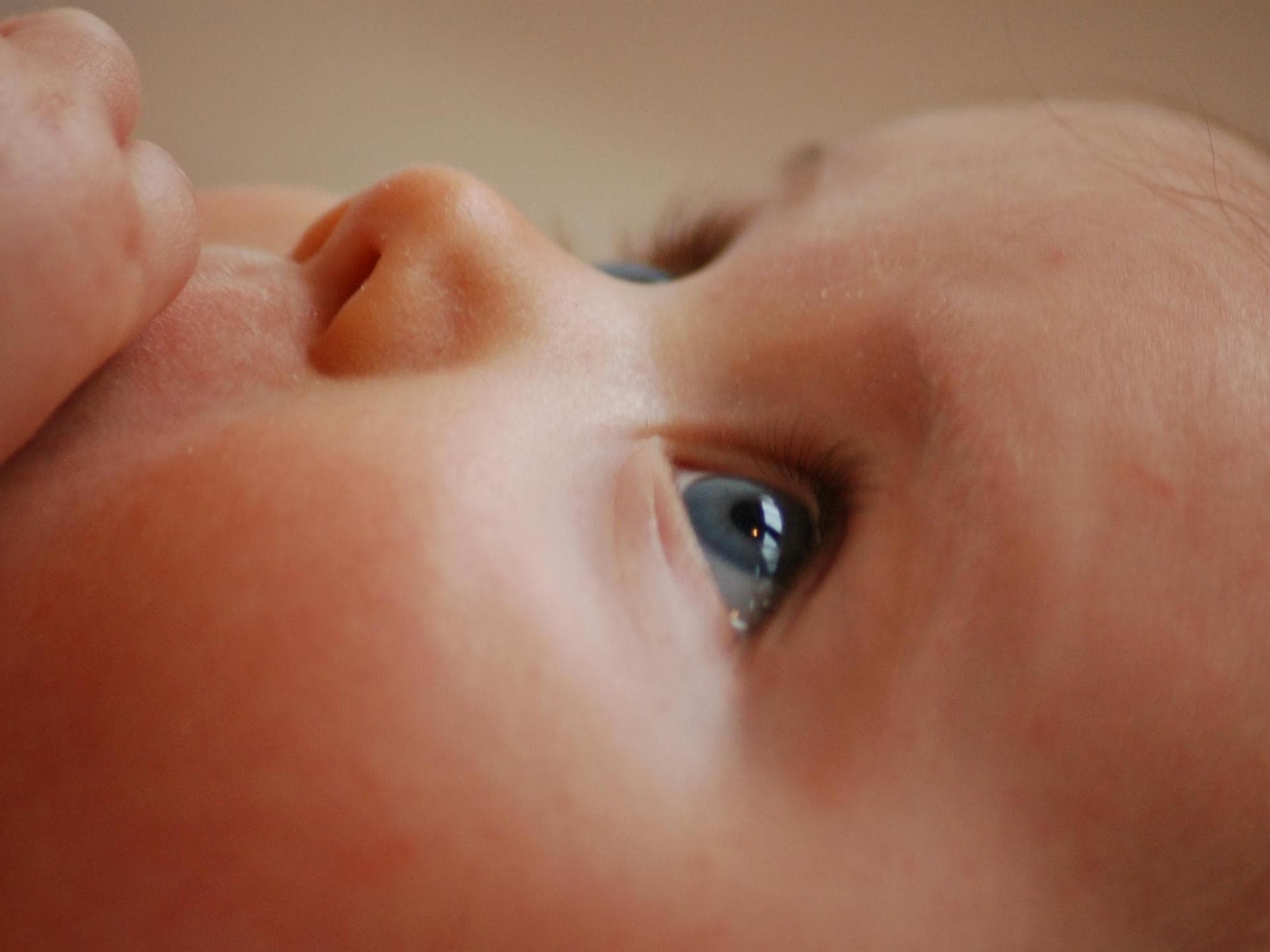 Babygesicht von der Seite
