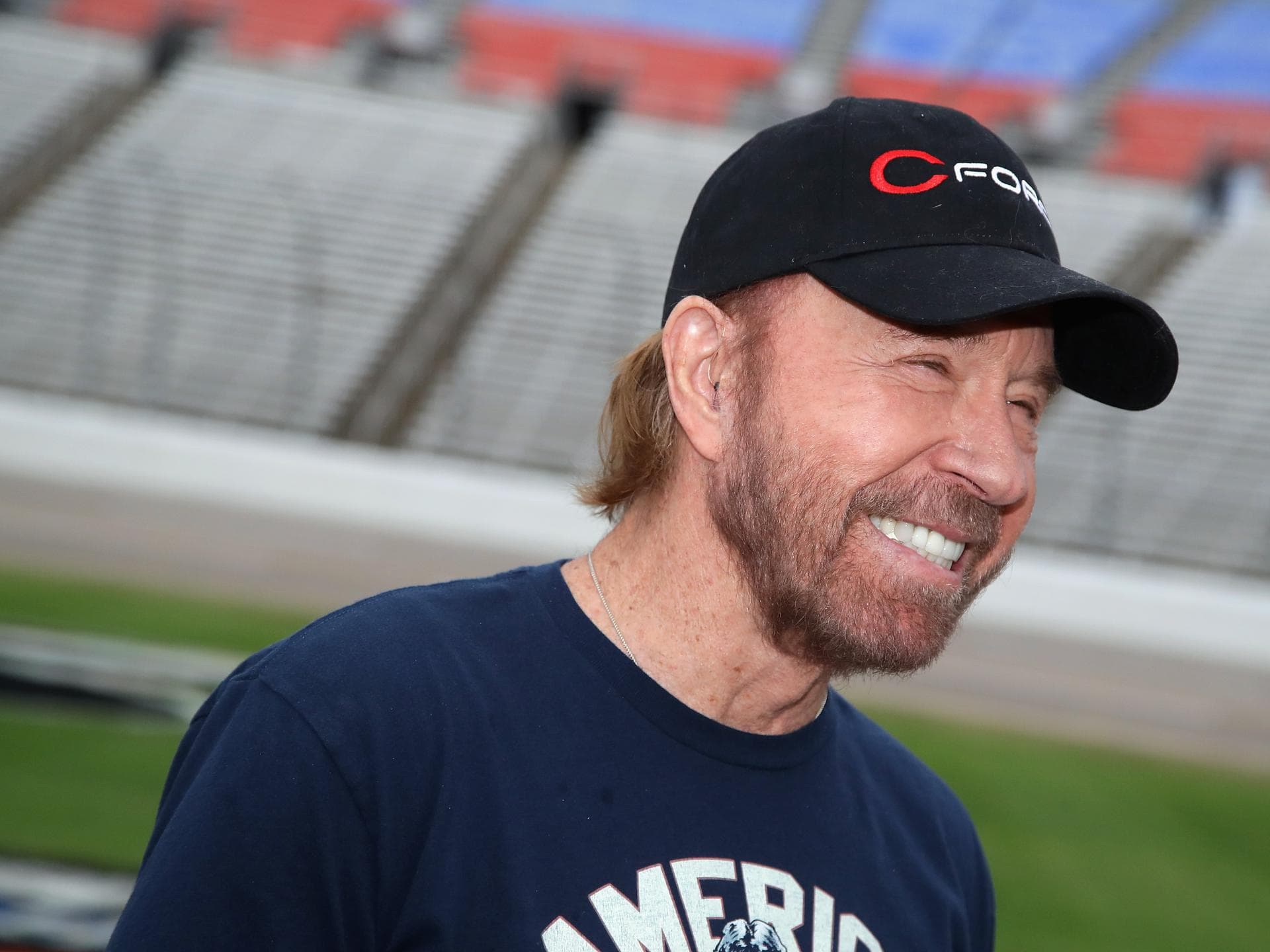 Ein lachender Chuck Norris