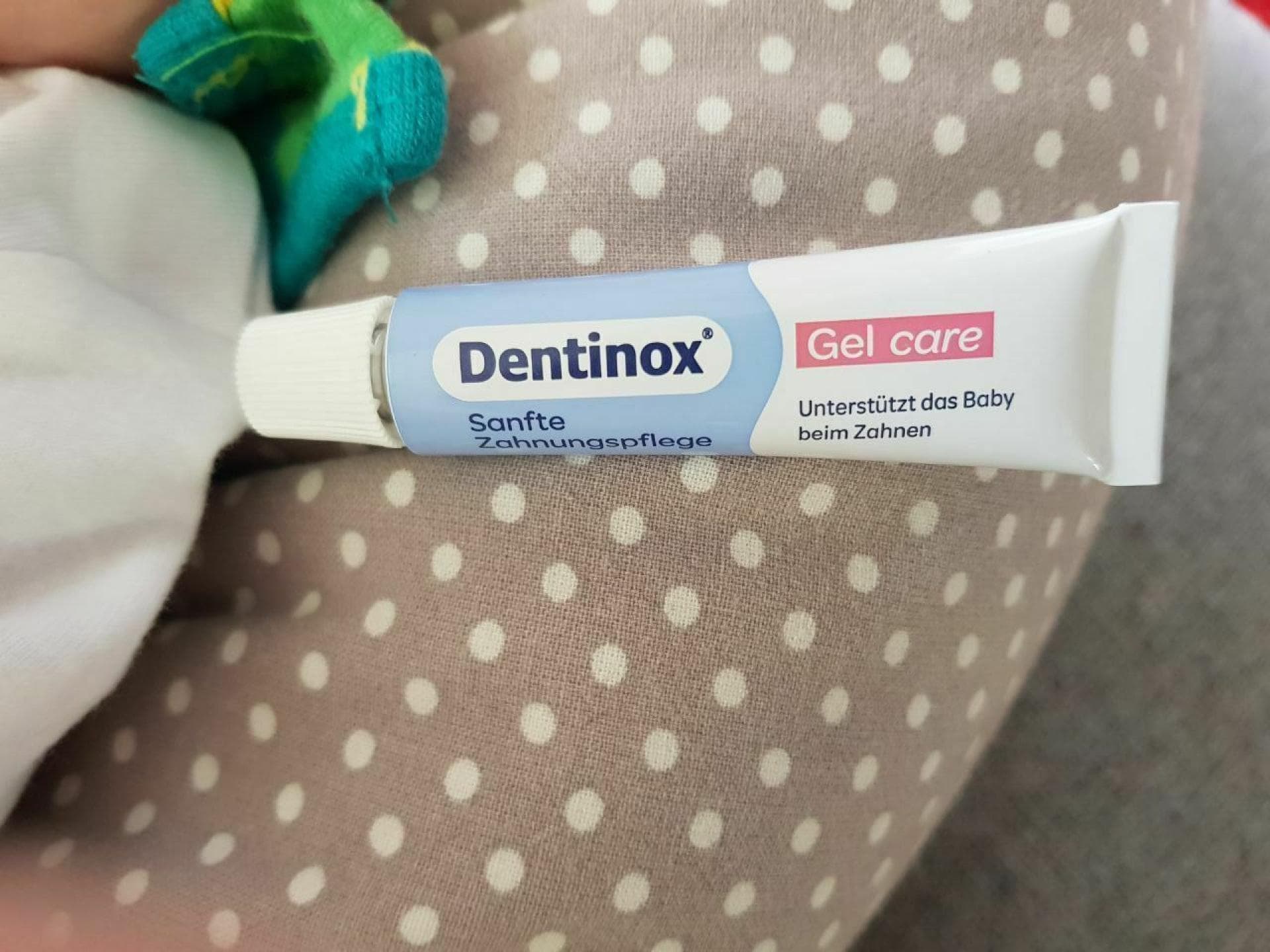 Das Zahngel von Dentinox gibt Testerin Stefanie ein gutes Gefühl bei der Anwendung. 
