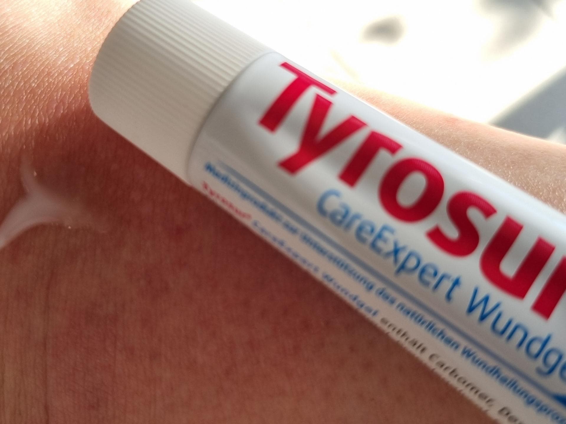 Das Gel ist kinderleicht anzuwenden. Das Gel ist kinderleicht anzuwenden.