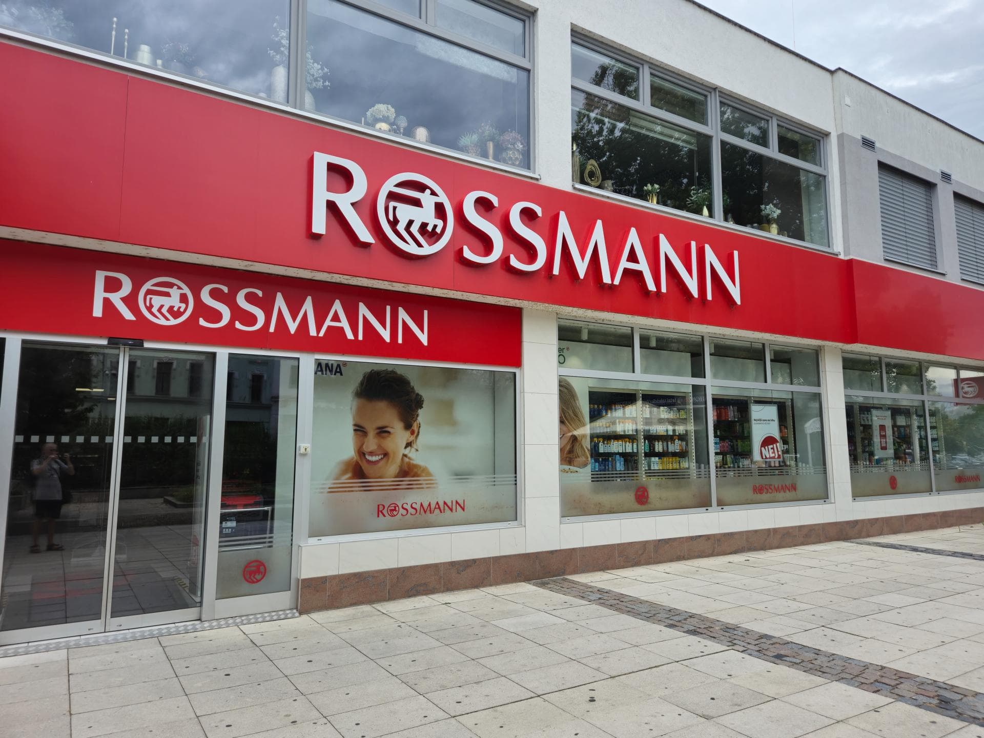 Rossmann ruft beliebten Babyartikel zurück. Rossmann-Filiale