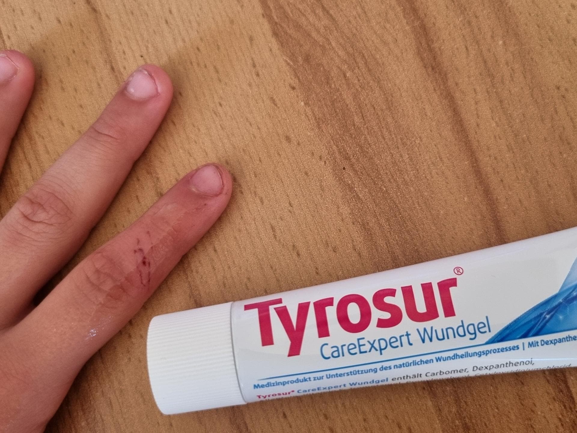 Mama Sonja empfiehlt das "CareExpert Wundgel" von Tyrosur gerne weiter. Mama Sonja empfiehlt das "CareExpert Wundgel" von Tyrosur gerne weiter.