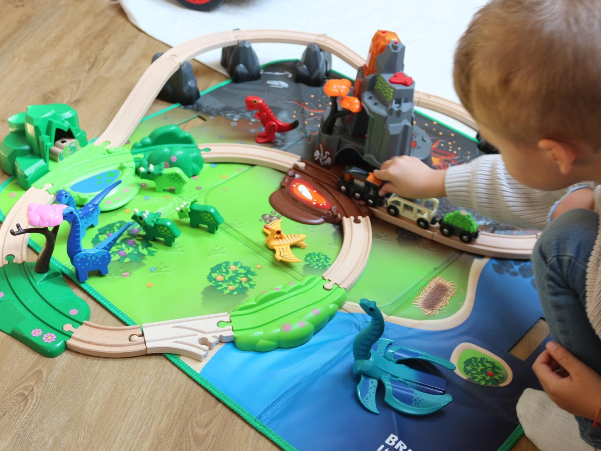 Das Dino-Set garantiert jede Menge Spielspaß. Das Dino-Set garantiert jede Menge Spielspaß.