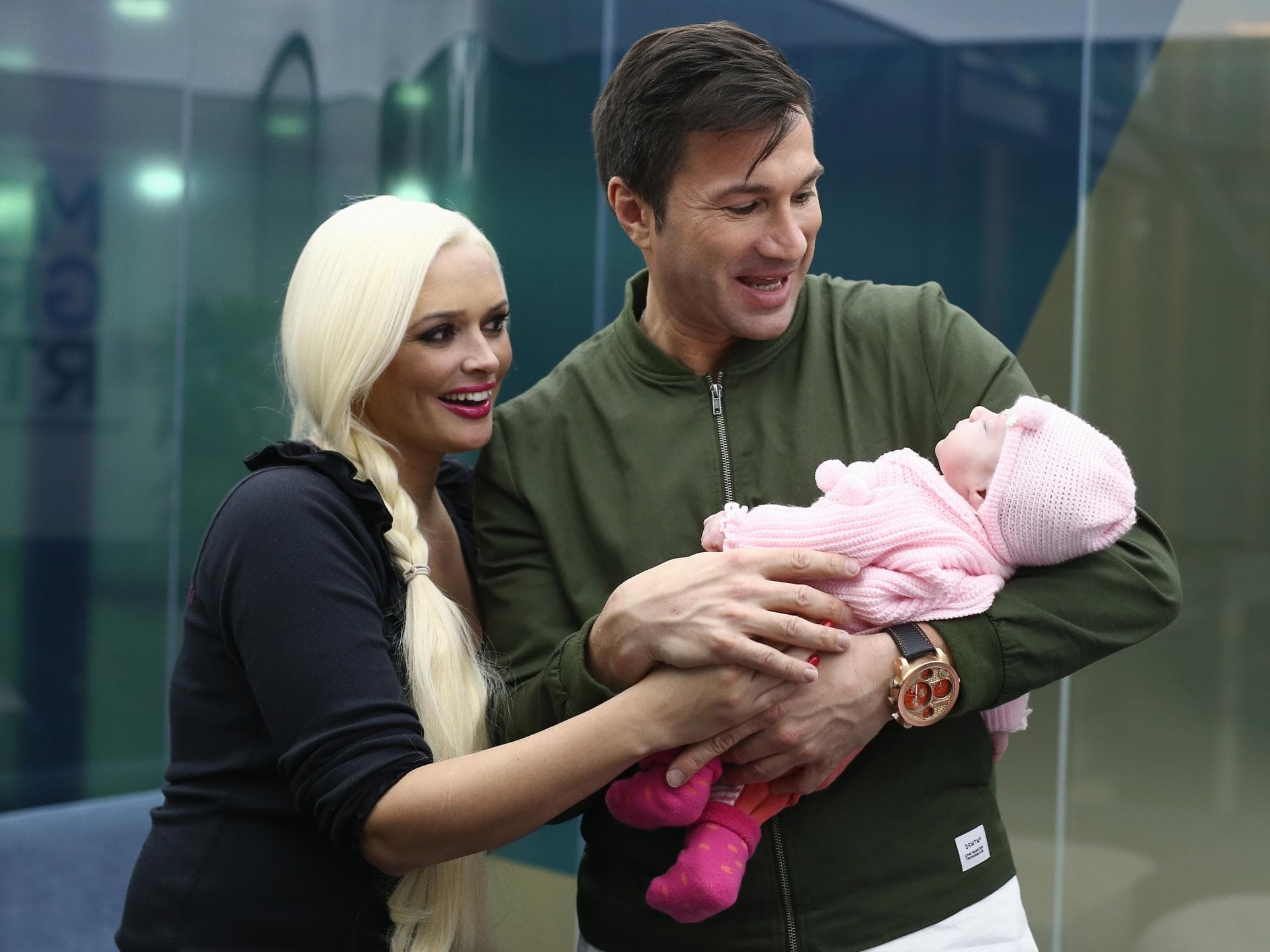 Daniela Katzenberger mit Lucas Cordalis und ihrem Baby