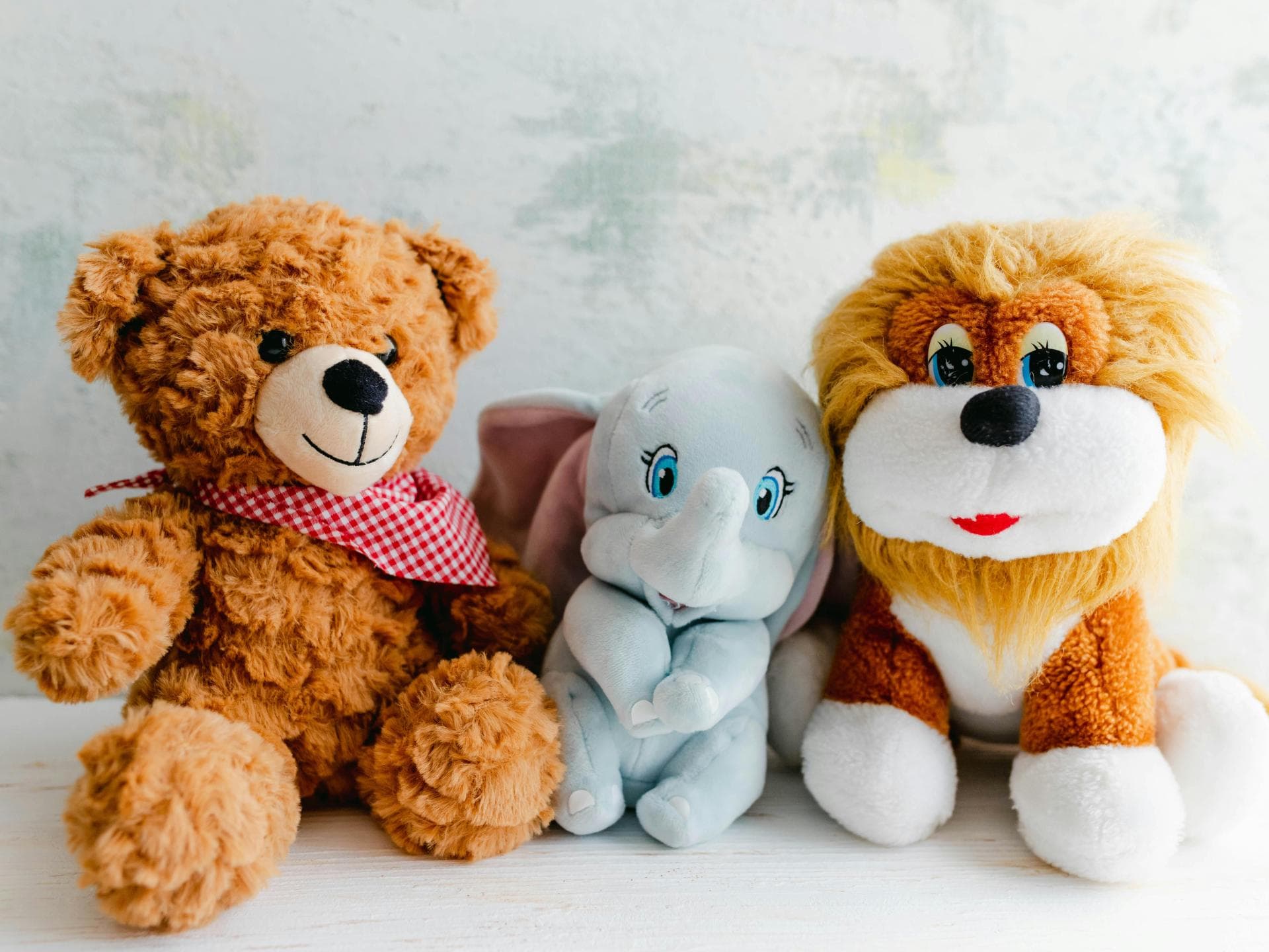Drei Kuscheltiere