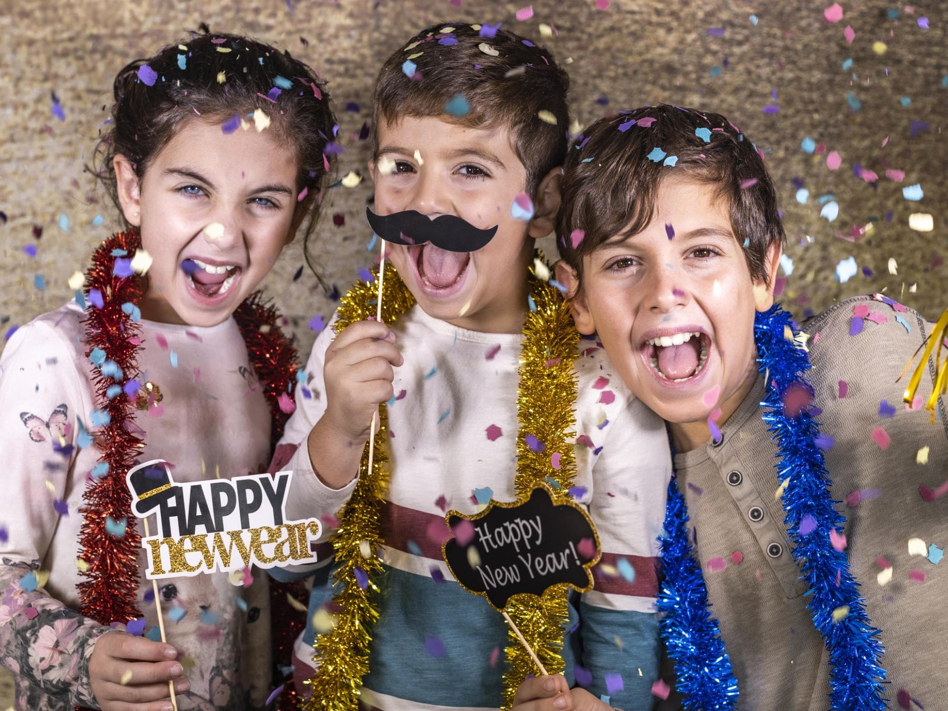 Kinder in Silvesterlaune