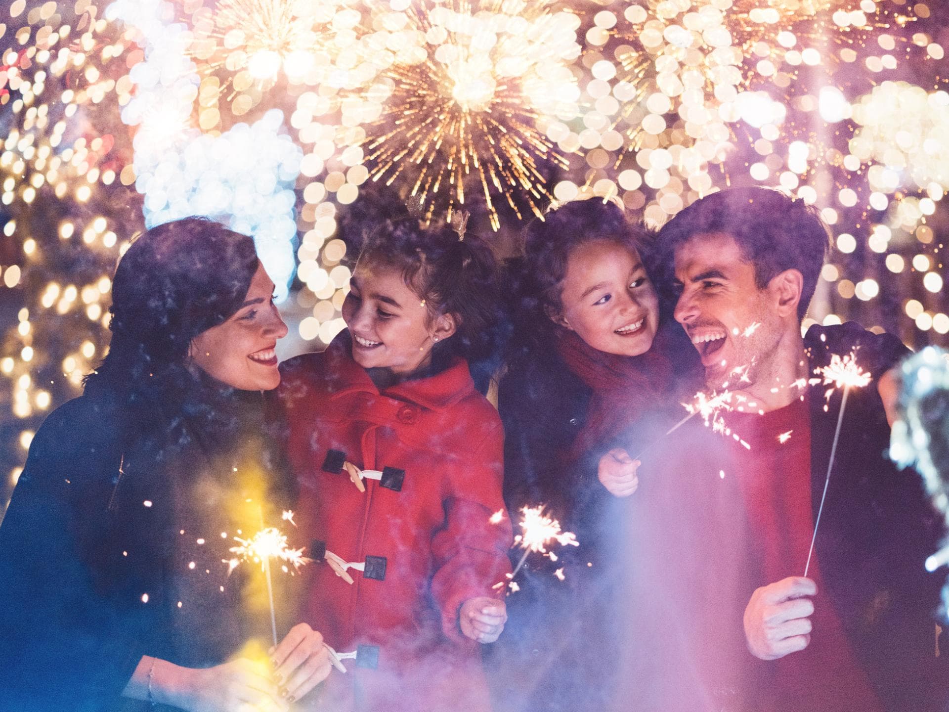 Familie feiert Silvester
