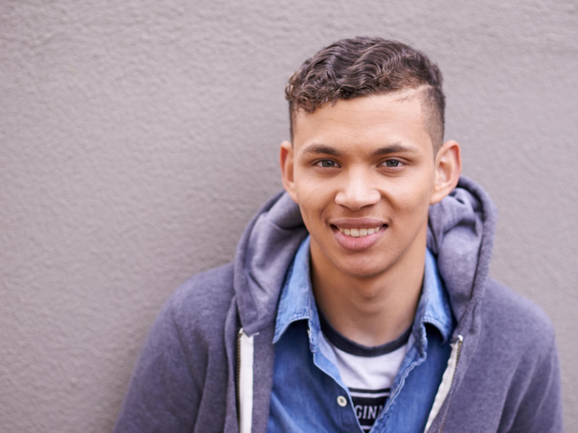 Frisuren für Teenager: Side Part