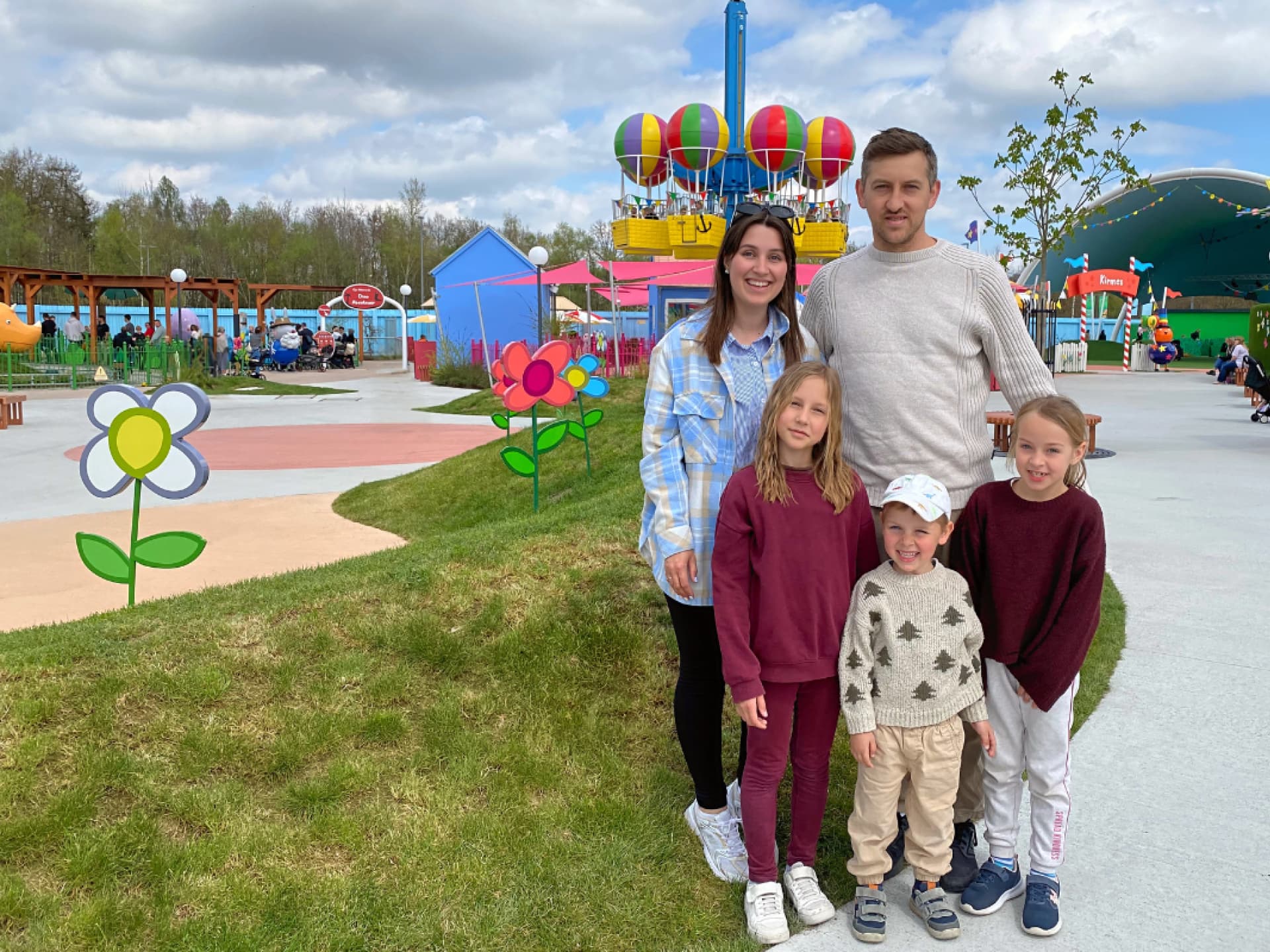 Die Kids von Mama Angelika hatten viel Spaß und viele tolle Erlebnisse im PEPPA PIG Park Günzburg.