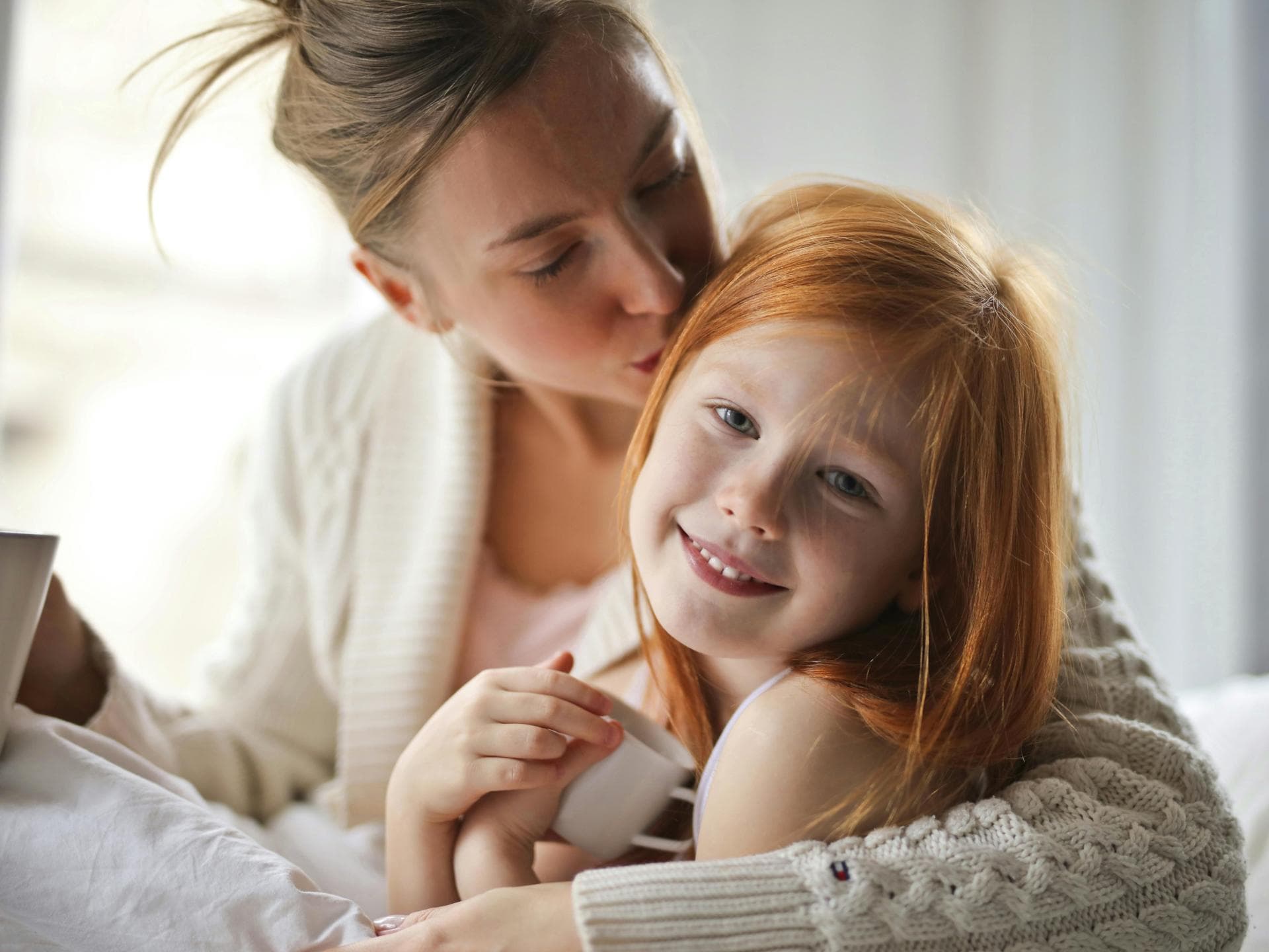 Klettverschluss-Eltern engen ihre Kinder zu sehr ein.