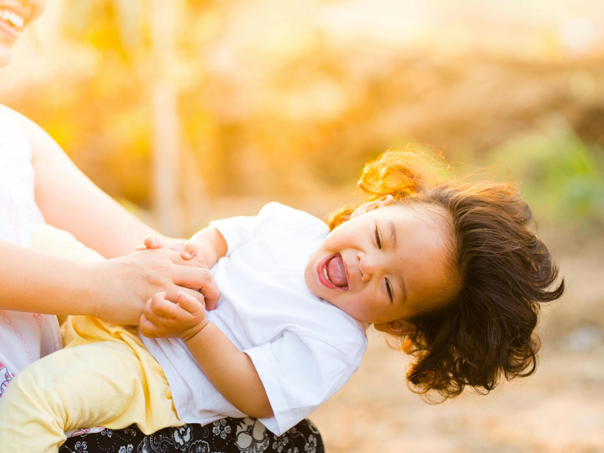 Kleine Kinder verbreiten gute Laune. 