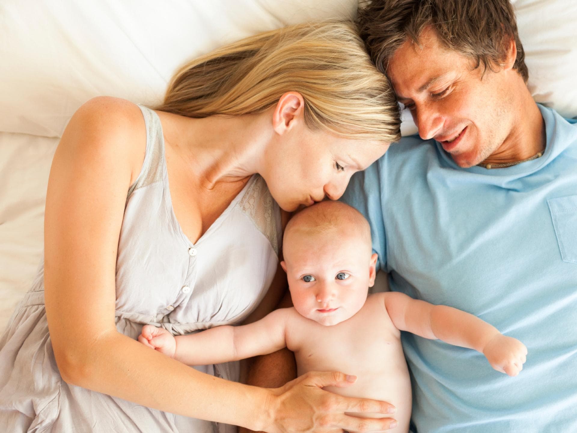 Beim Blick aufs Baby kommt bei Eltern immer wieder die Frage der Vererbung auf.