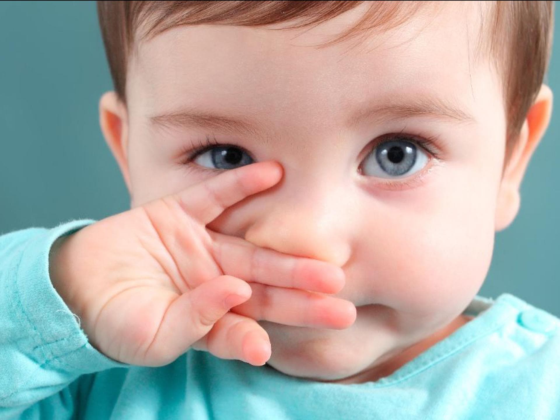 Ätherische Öle können bei Babys zu Atembeschwerden oder sogar Atemnot führen. Ätherische Öle können bei Babys zu Atembeschwerden oder sogar Atemnot führen.