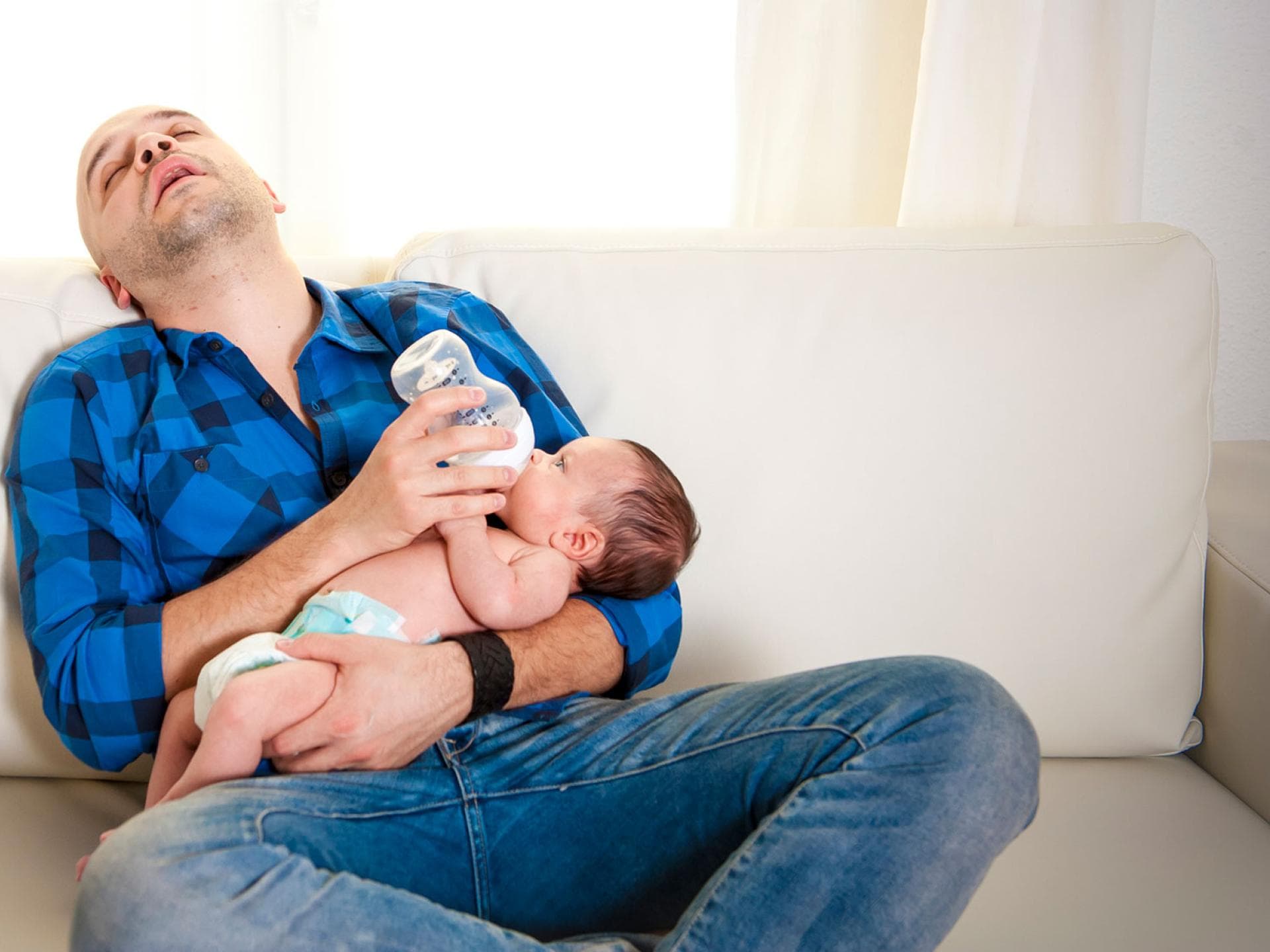 Wenn das Baby nicht schläft, kann das für die Eltern sehr nervenzehrend werden.